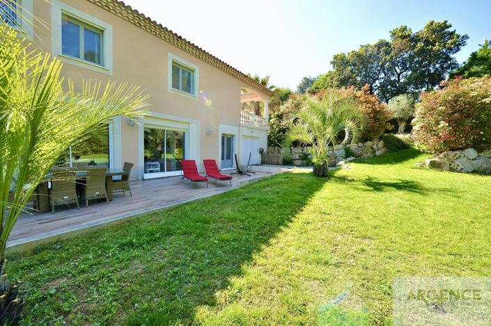 Image No.16-5 Bed Property for sale