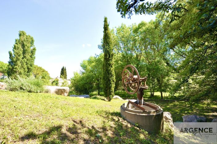 Image No.17-5 Bed Property for sale