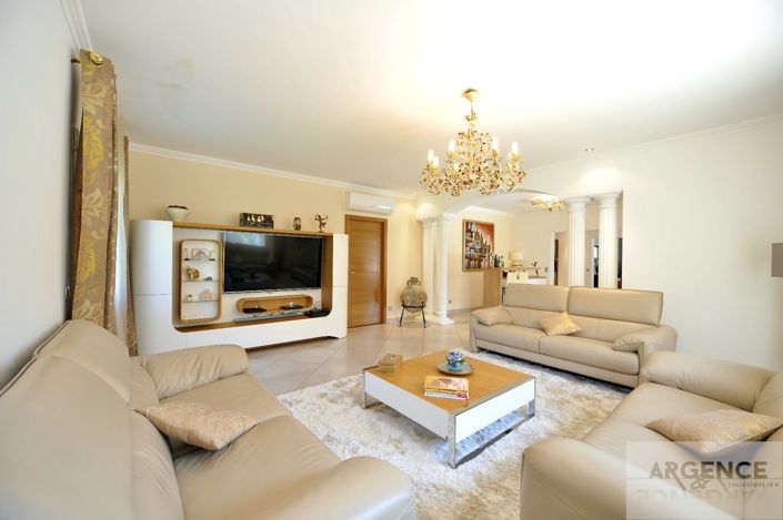 Image No.4-5 Bed Property for sale