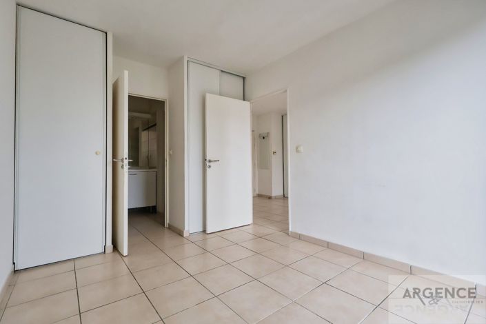 Image No.10-1 Bed Apartment for sale