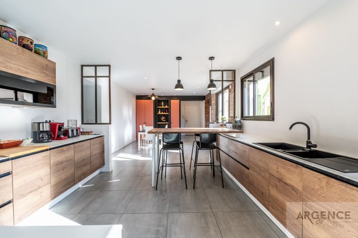 Image No.4-5 Bed House for sale