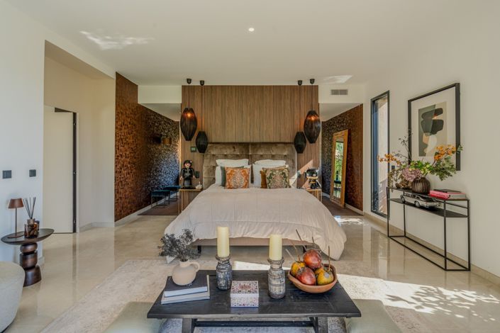 Image No.17-4 Bed House for sale