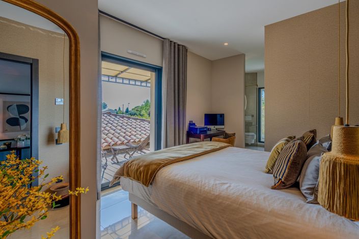 Image No.24-4 Bed House for sale