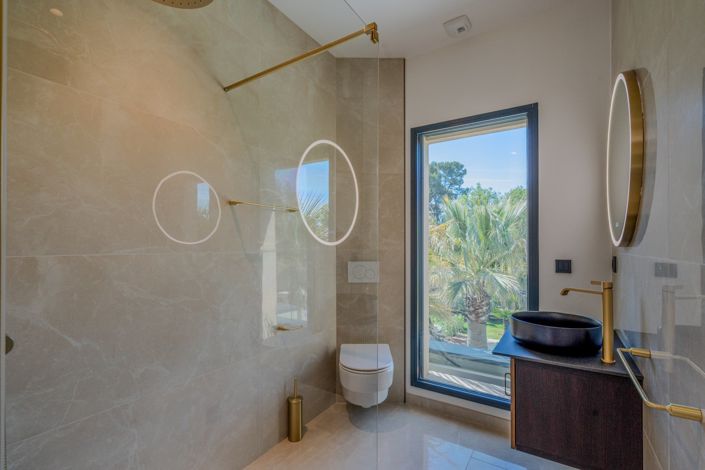 Image No.25-4 Bed House for sale
