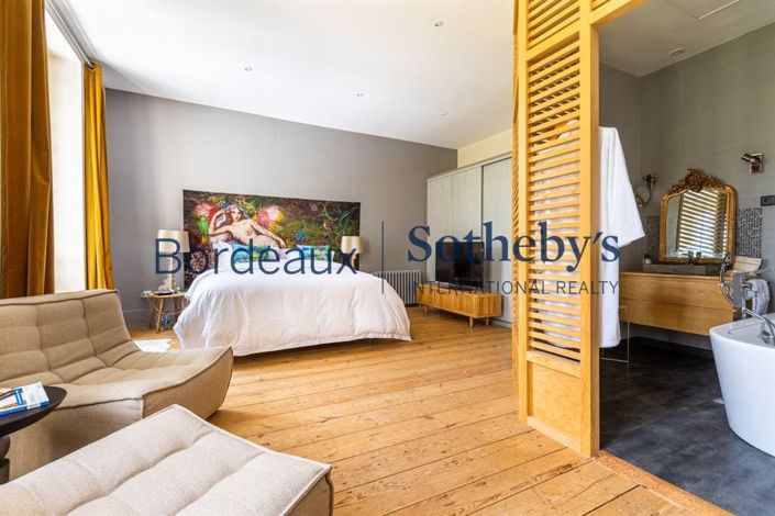 Image No.15-9 Bed Property for sale