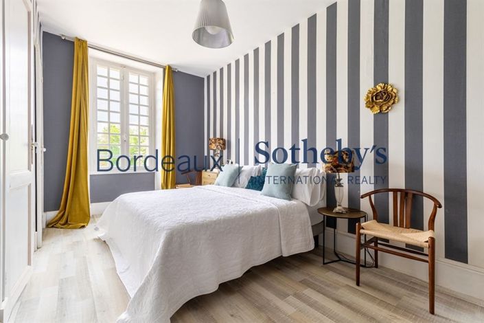 Image No.19-9 Bed Property for sale