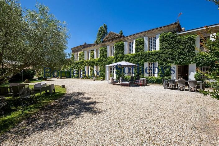 Image No.6-9 Bed Property for sale