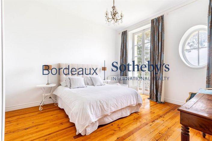 Image No.13-7 Bed Property for sale