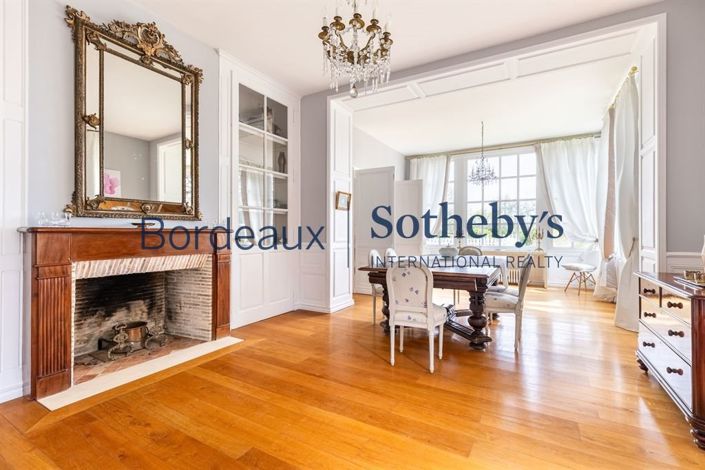 Image No.8-7 Bed Property for sale