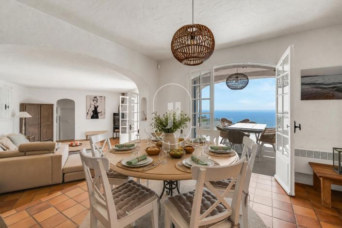 Image No.3-5 Bed House for sale