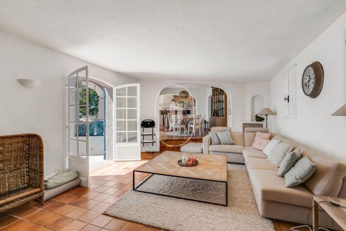 Image No.4-5 Bed House for sale