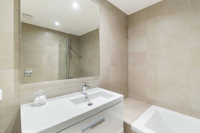 Image No.24-3 Bed Apartment for sale