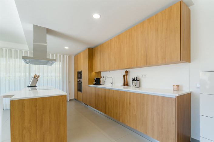 Image No.8-3 Bed Apartment for sale