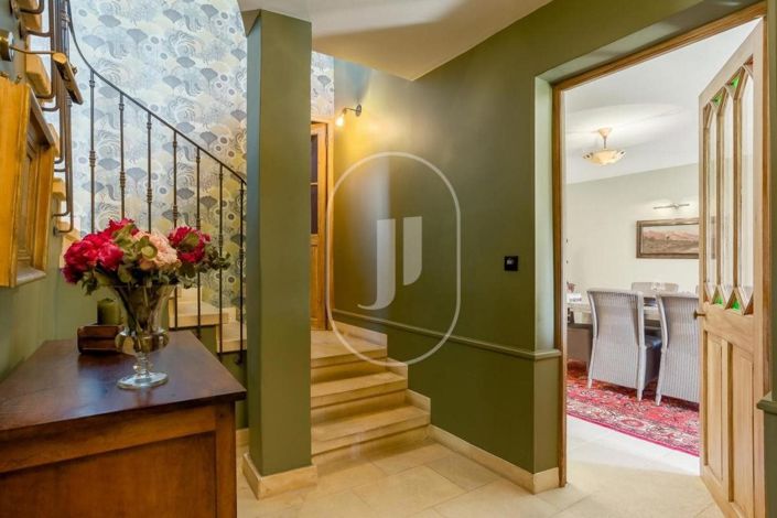 Image No.10-6 Bed House for sale
