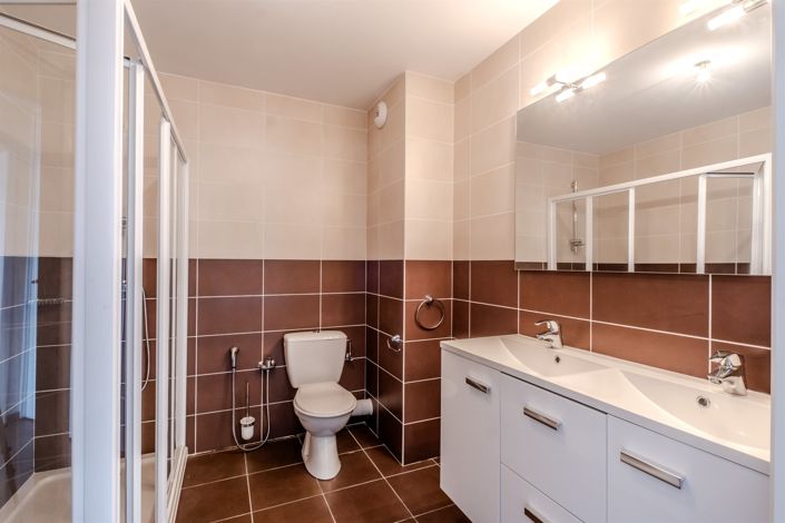 Image No.18-3 Bed Apartment for sale