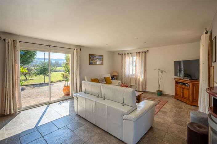 Image No.10-4 Bed House for sale