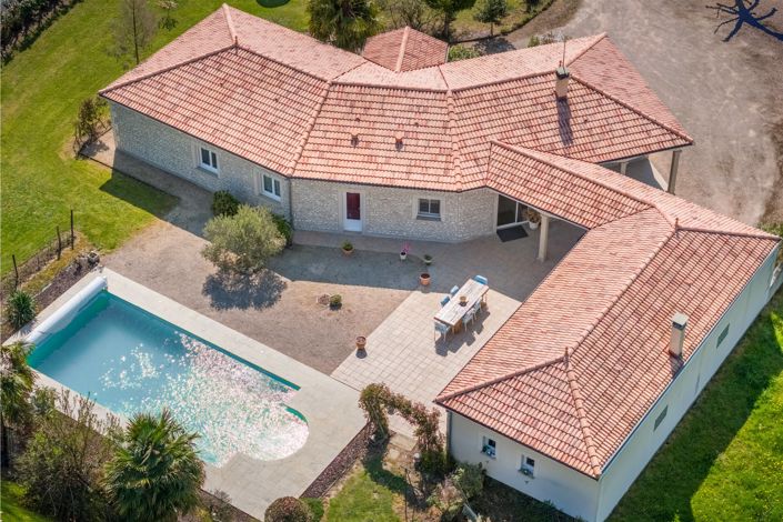 Image No.2-4 Bed House for sale