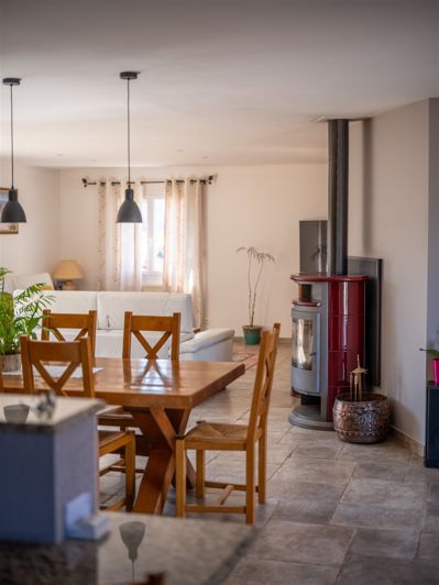 Image No.6-4 Bed House for sale