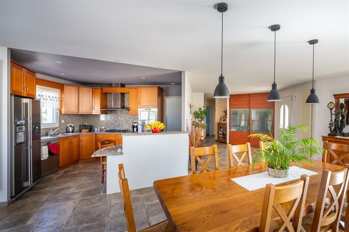 Image No.9-4 Bed House for sale