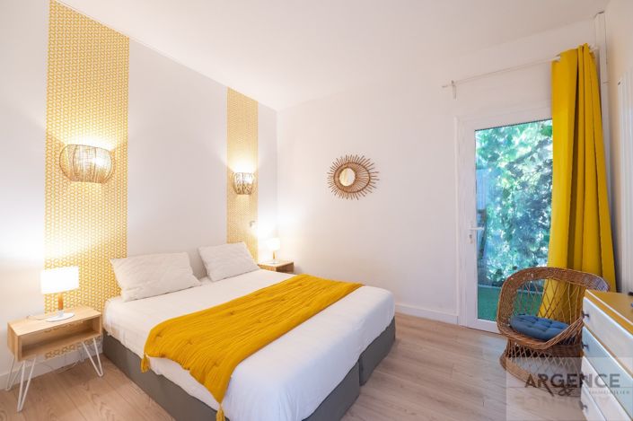 Image No.6-18 Bed Property for sale