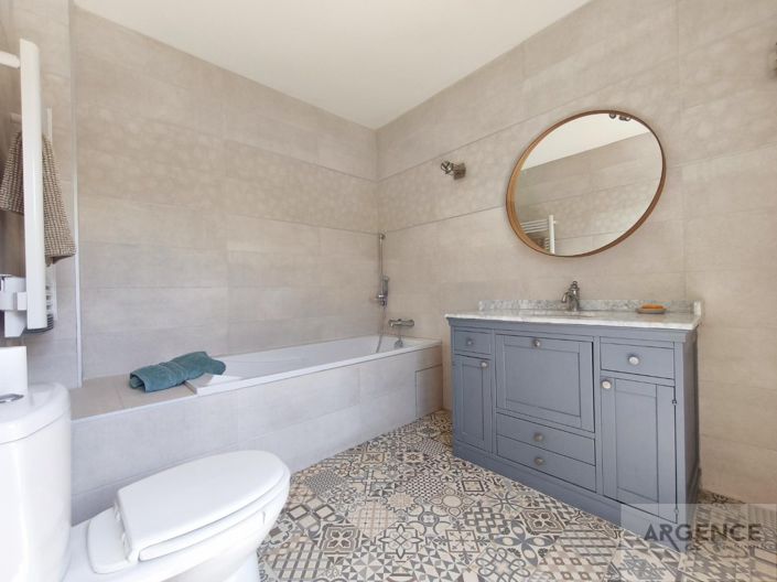 Image No.13-5 Bed Property for sale