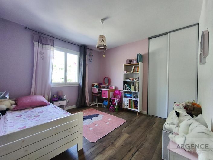 Image No.14-5 Bed Property for sale