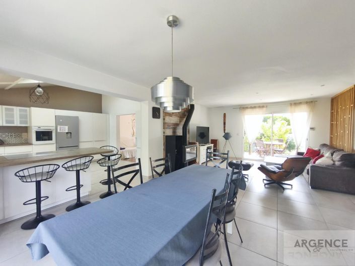 Image No.7-5 Bed Property for sale