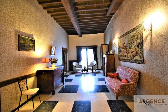 Image No.17-7 Bed Property for sale