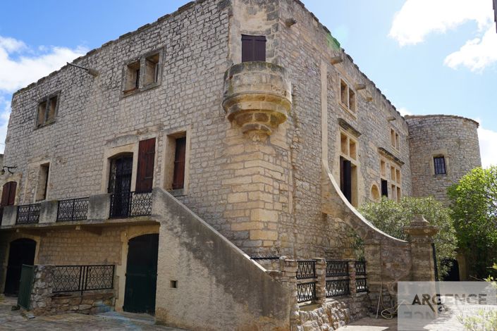 Image No.2-7 Bed Property for sale