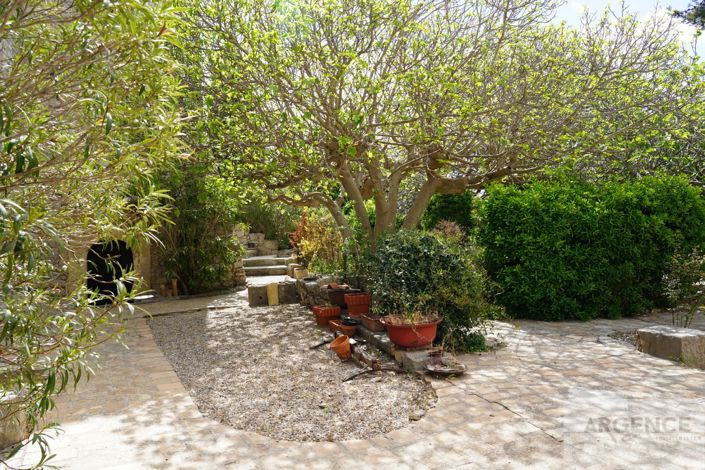 Image No.4-7 Bed Property for sale