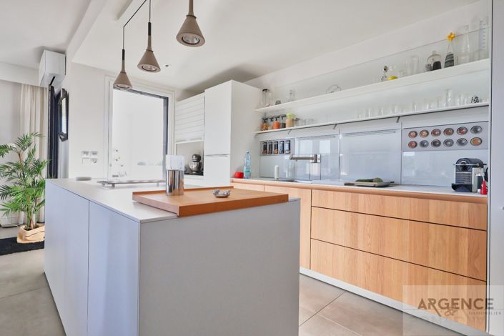 Image No.13-3 Bed Apartment for sale