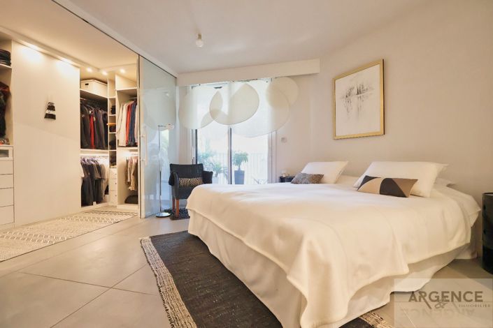 Image No.17-3 Bed Apartment for sale