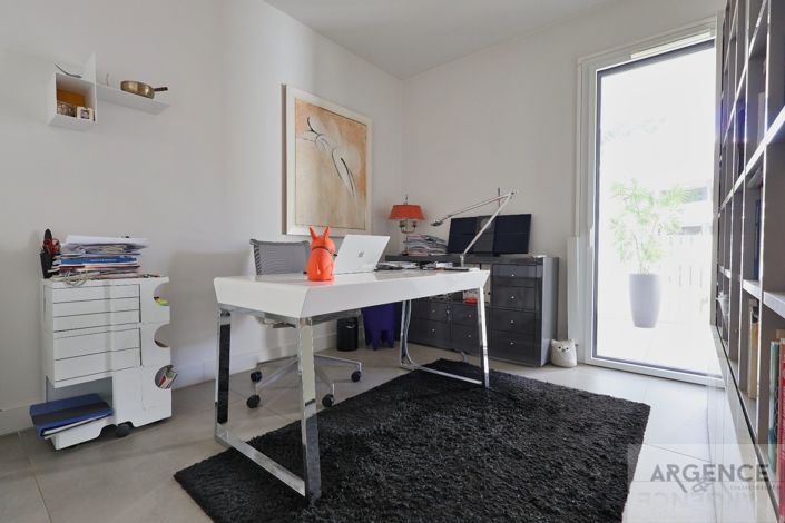 Image No.19-3 Bed Apartment for sale