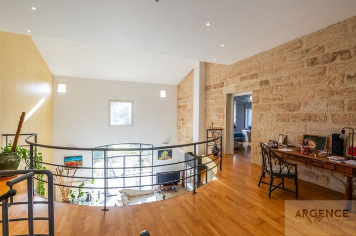 Image No.7-7 Bed House for sale
