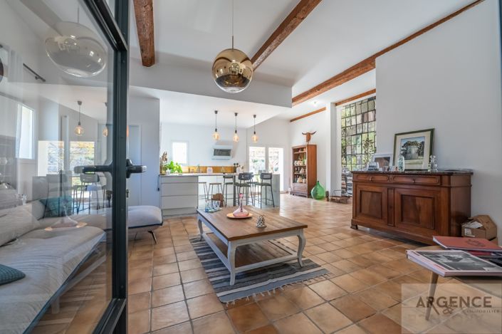 Image No.8-7 Bed House for sale