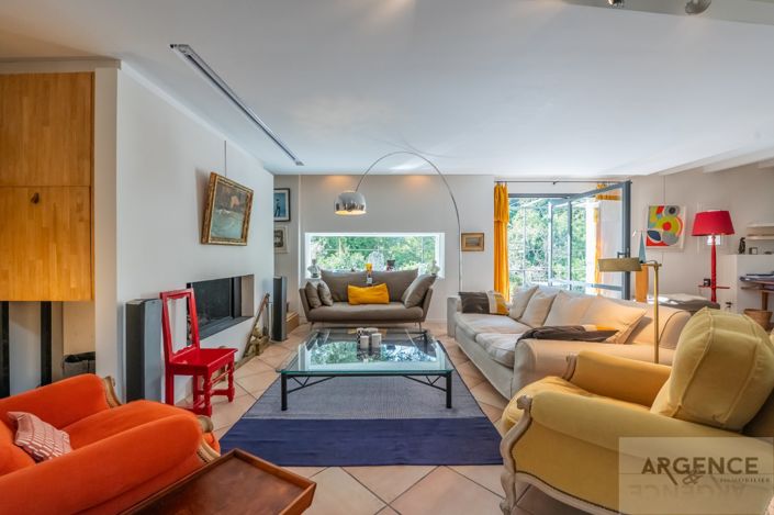 Image No.6-6 Bed Property for sale