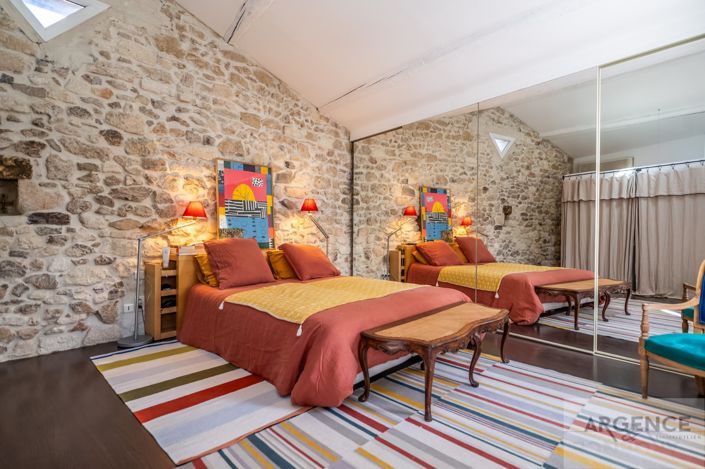 Image No.8-6 Bed Property for sale