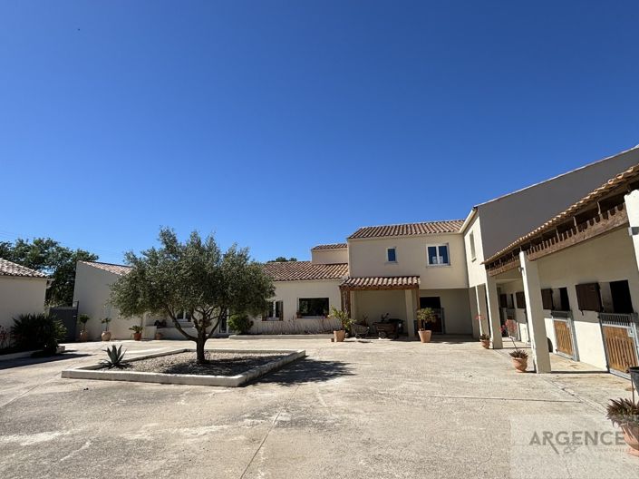 Image No.6-4 Bed Property for sale