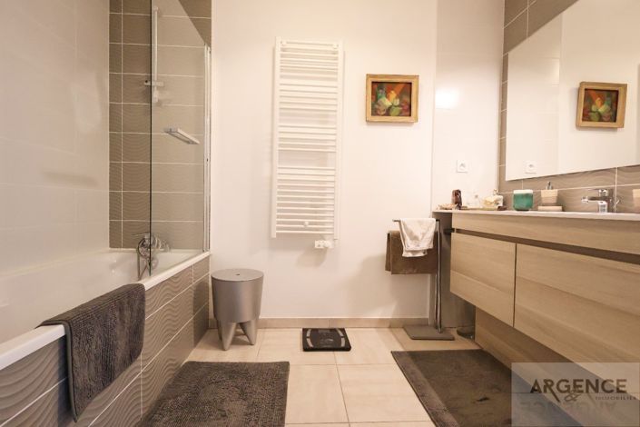 Image No.14-3 Bed Apartment for sale