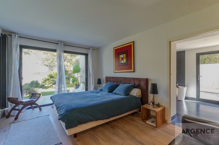 Image No.10-4 Bed House for sale