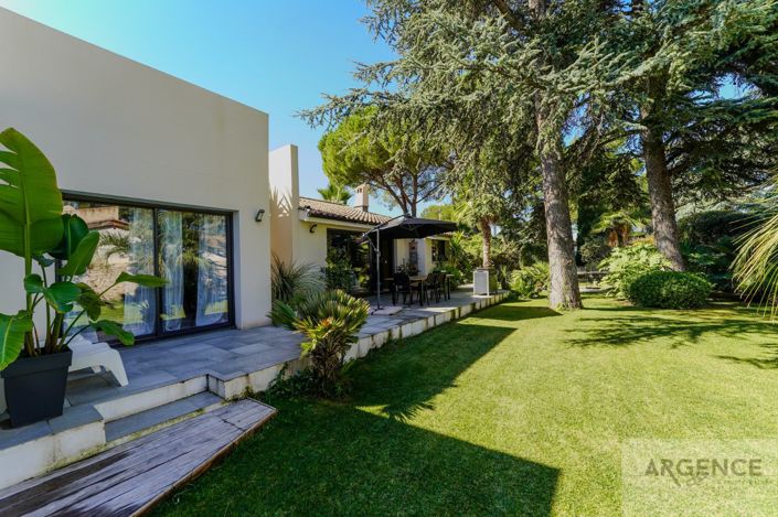 Image No.3-4 Bed House for sale