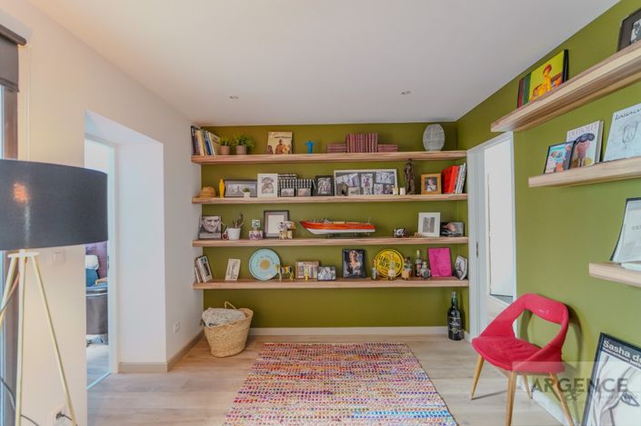 Image No.8-4 Bed House for sale