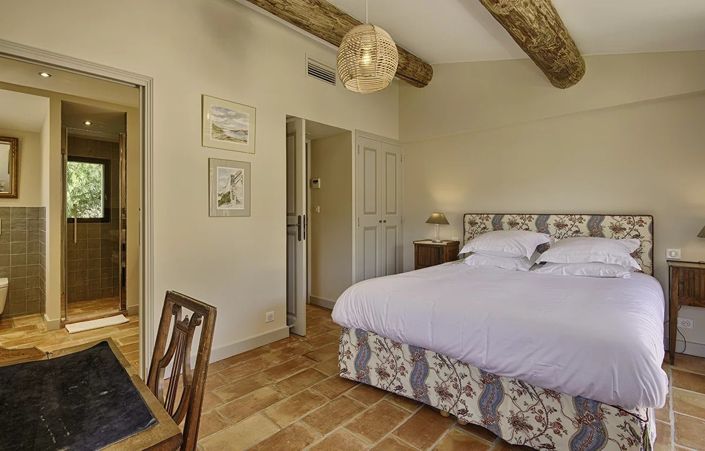 Image No.10-3 Bed House for sale