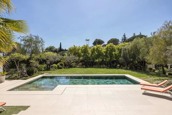 Image No.6-5 Bed House for sale