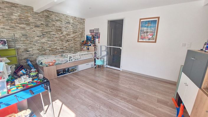 Image No.11-3 Bed House for sale