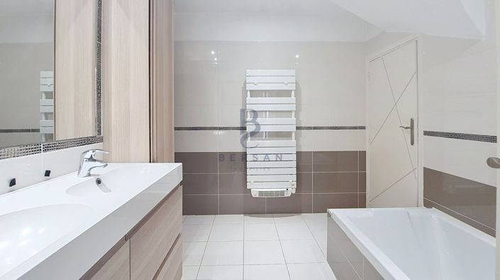Image No.13-3 Bed House for sale