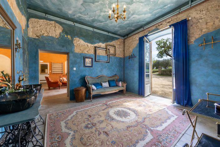 Image No.13-9 Bed Property for sale
