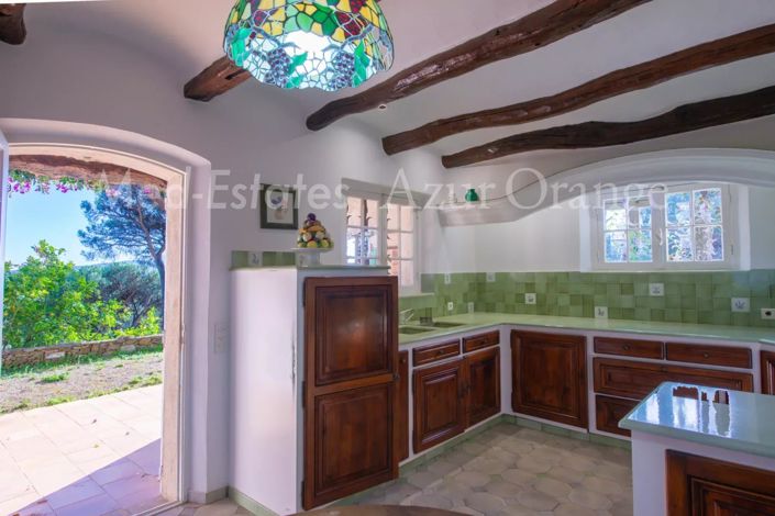 Image No.10-5 Bed House for sale