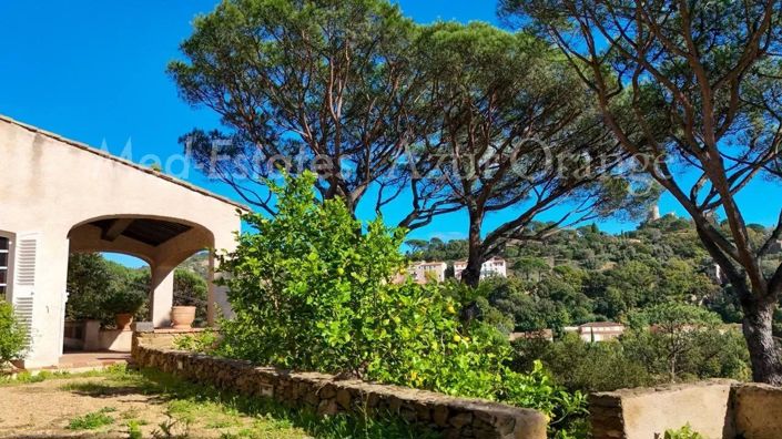 Image No.18-5 Bed House for sale