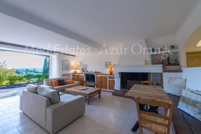 Image No.6-5 Bed House for sale